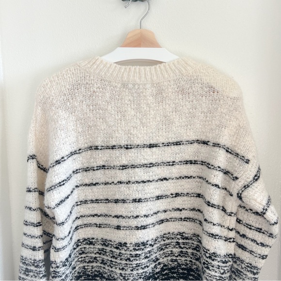 Vince Black/White Textured Wool Blend Crew Neck Sweater - Picture 10 of 11